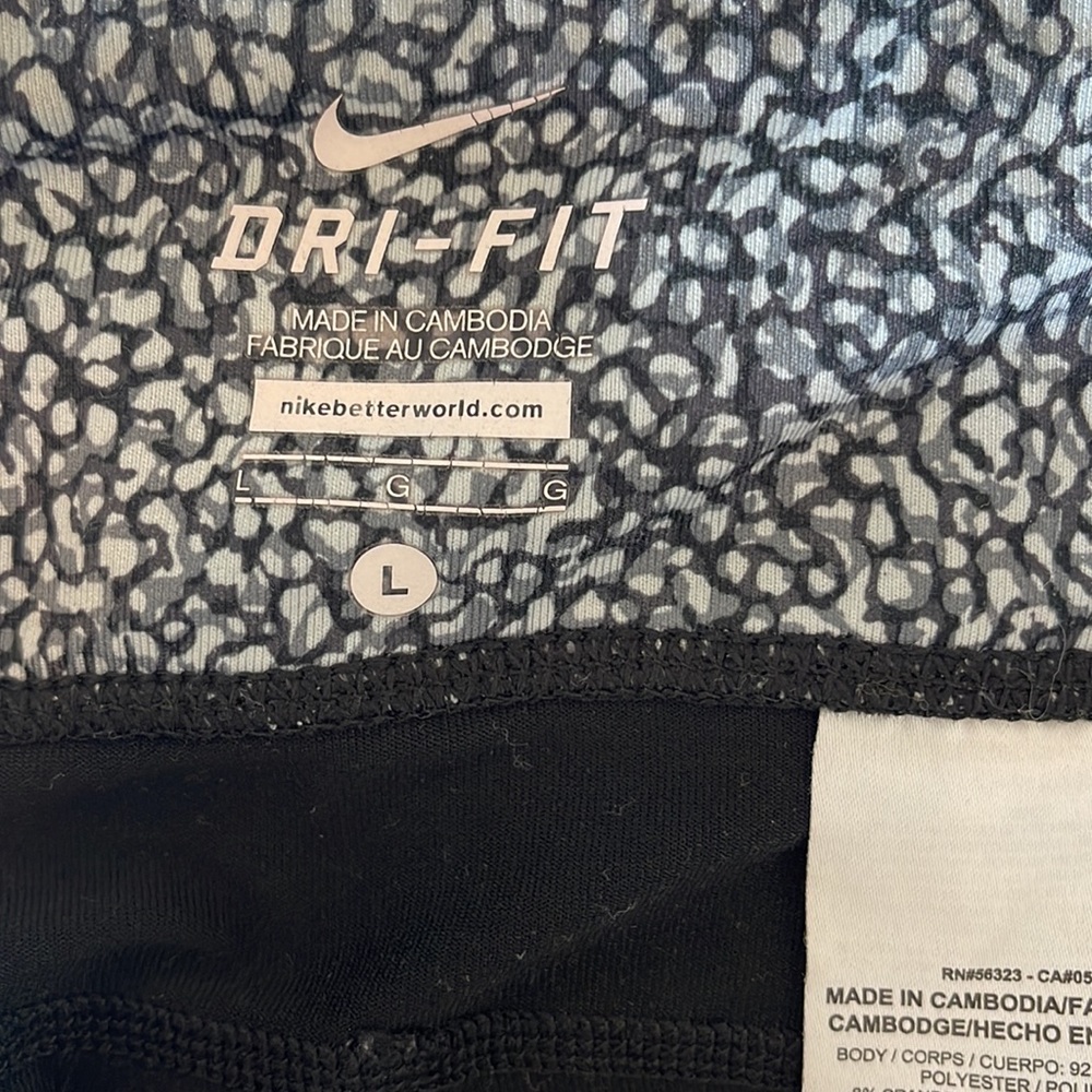 ๐ Nike Black Leggings | Size Large - Picture 7 of 7